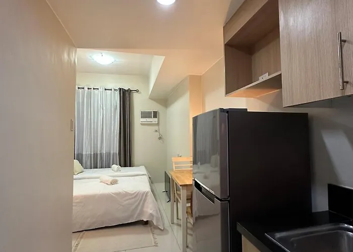 Prime Salcedo Square 2 Beds Apartment