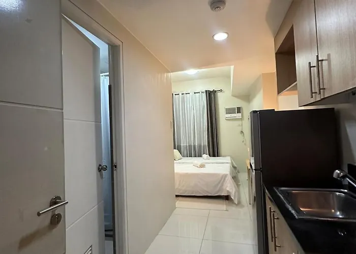 Prime Salcedo Square 2 Beds Apartment *