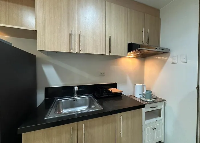 Prime Salcedo Square 2 Beds Apartment *